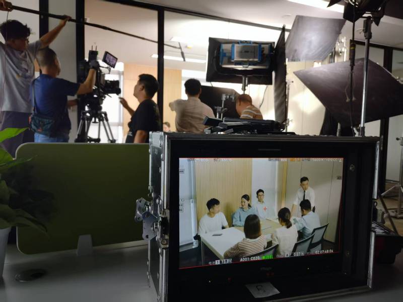 荔湾区TVC拍摄公司：科技产品视觉化大师，诠释未来感与功能美学